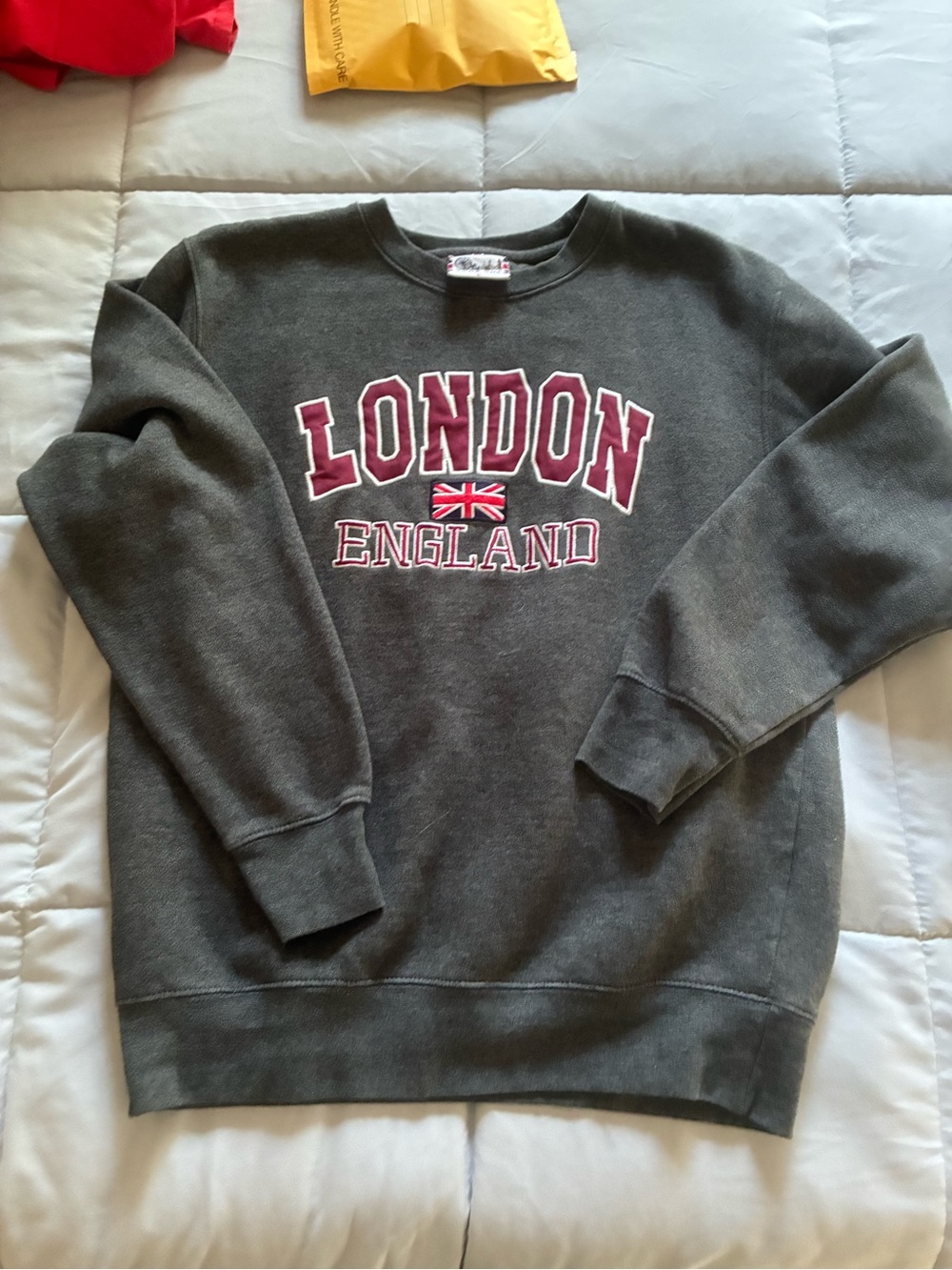Men's London England Crewneck Sweatshirt - Charcoal